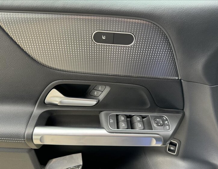 Mercedes-Benz GLB SUV 1,3 l 120 kw