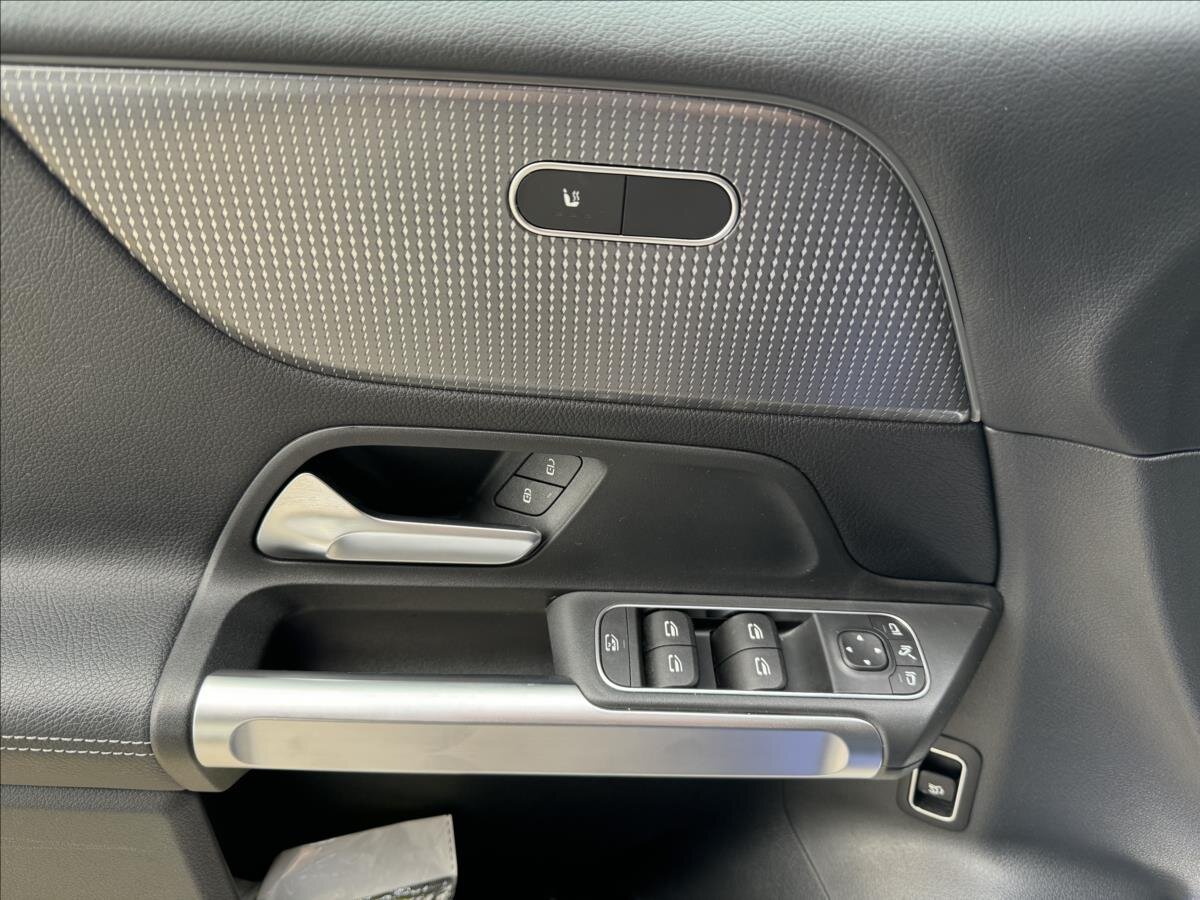 Mercedes-Benz GLB SUV 1,3 l 120 kw