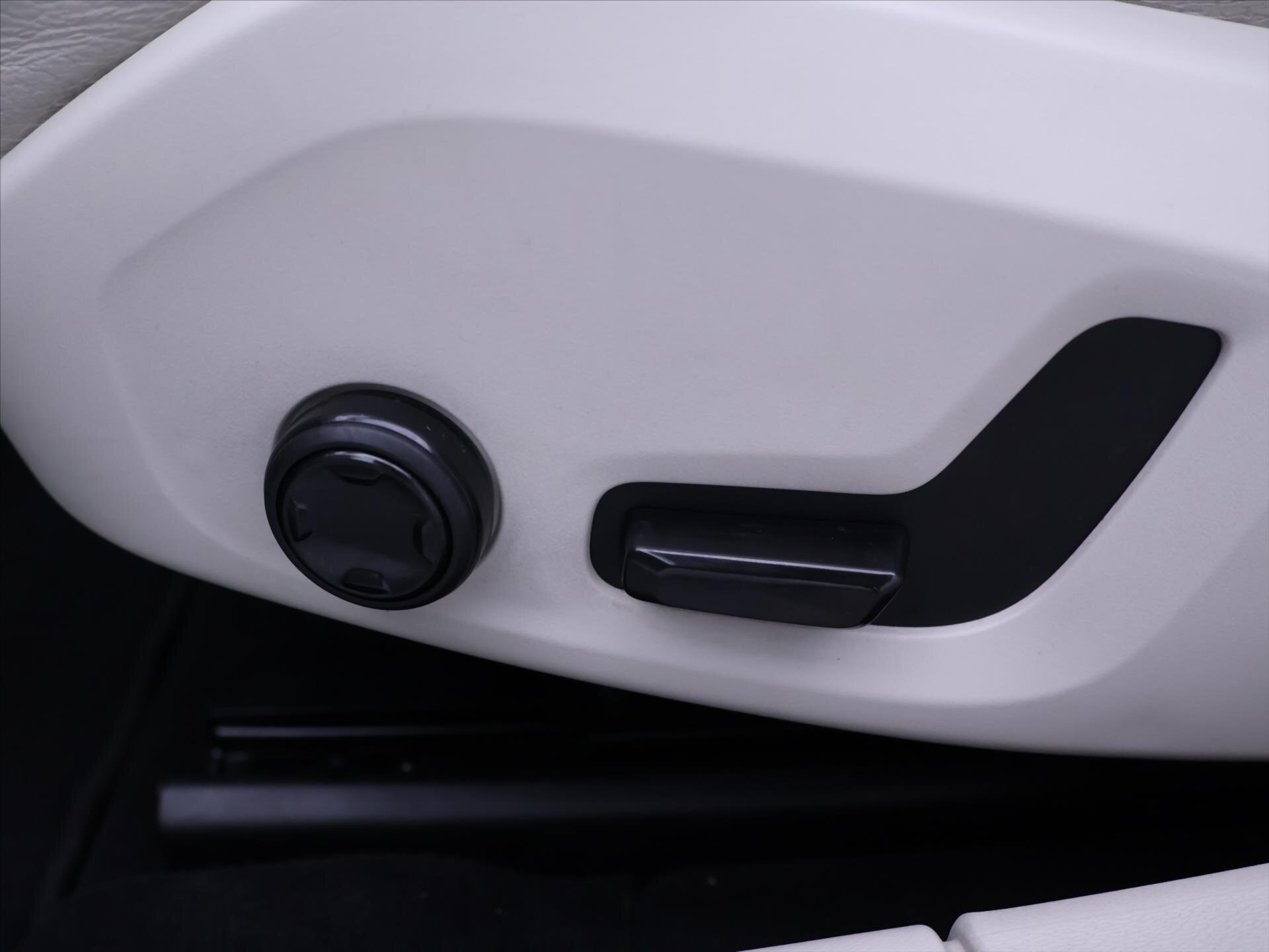 Volvo V90 Kombi 2,0 l 140 kw