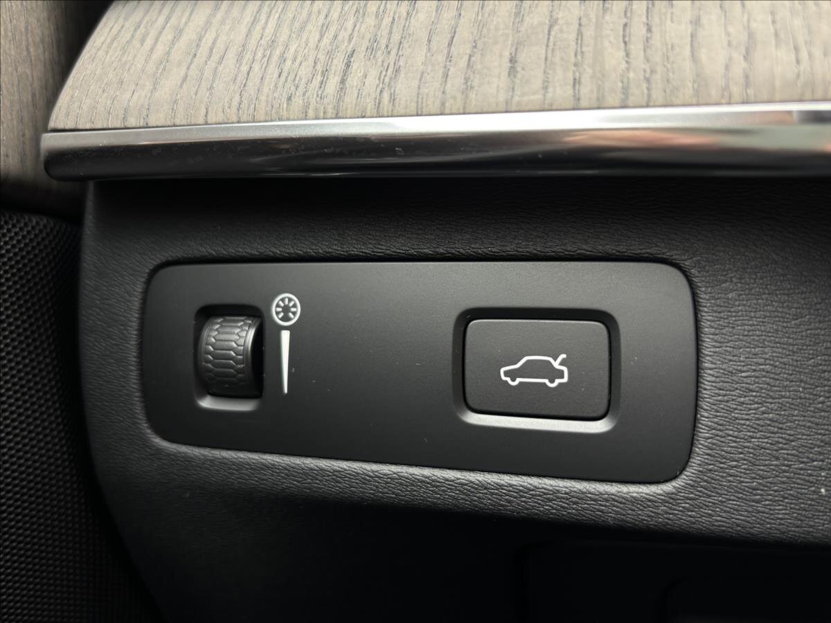 Volvo XC90 SUV 2,0 l 173 kw