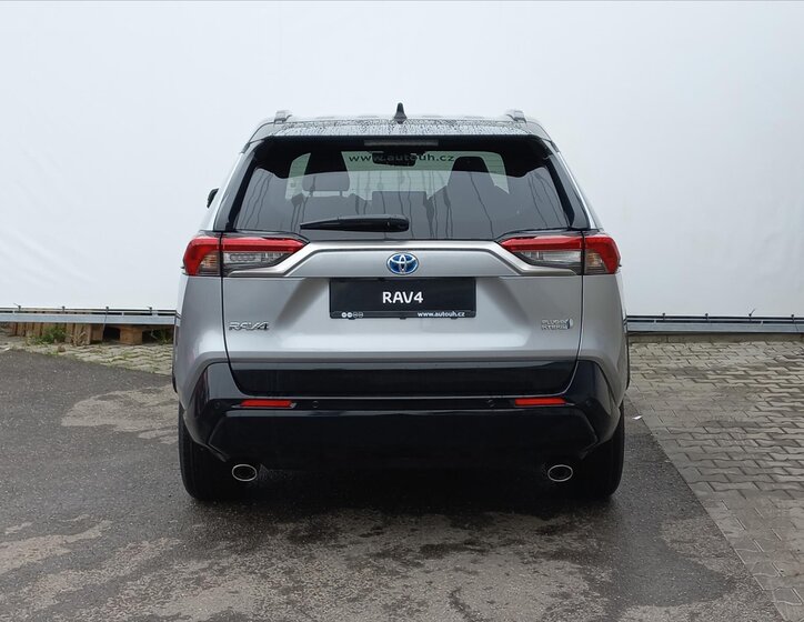 Toyota RAV4 6