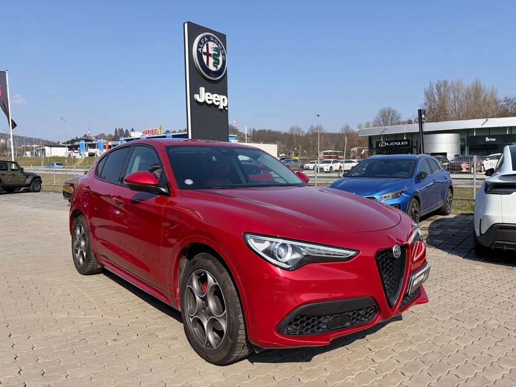 Alfa Romeo Stelvio SUV / Terénní 2,0 l 206 kw