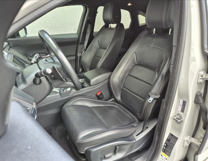 Jaguar E-Pace SUV 2,0 l 184 kw