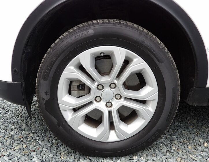 Land Rover Discovery Sport SUV / Terénní 2,0 l 110 kw