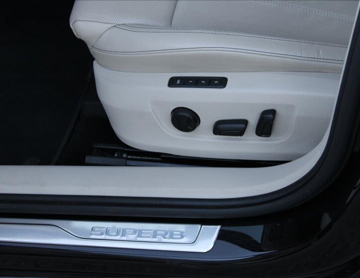 Škoda Superb Sedan / Limuzína 2,0 l 147 kw