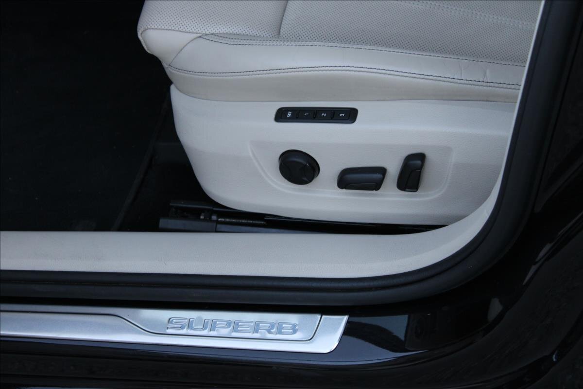 Škoda Superb Sedan / Limuzína 2,0 l 147 kw