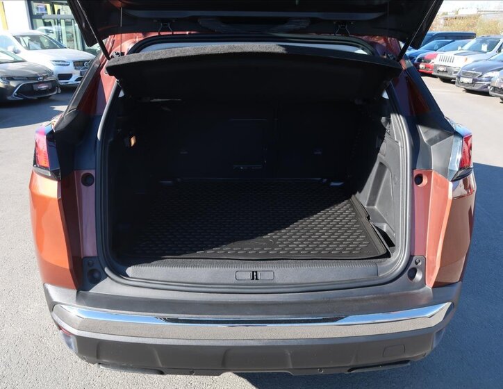 Peugeot 3008 SUV / Terénní 1,2 l 96 kw