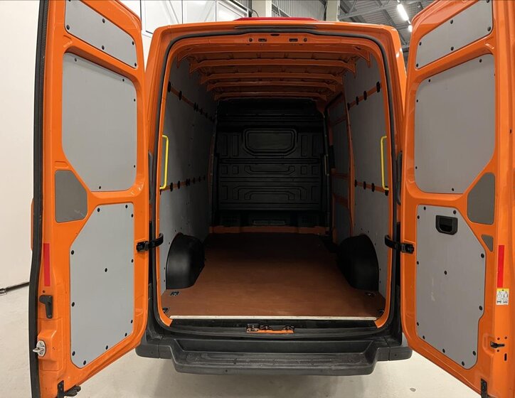 Volkswagen Crafter 18