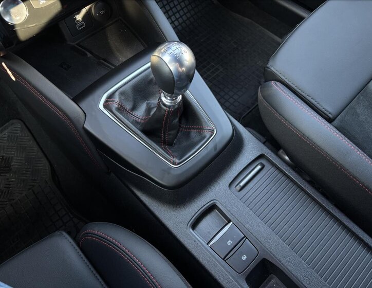 Ford Kuga SUV / Terénní 1,5 l 110 kw