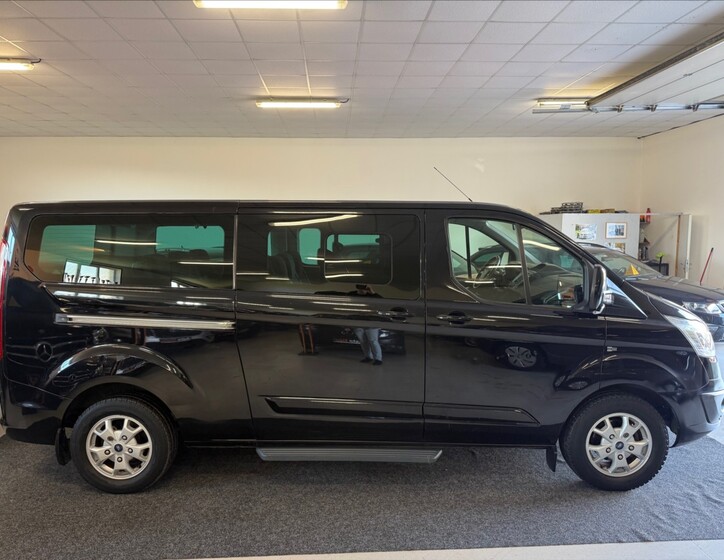 Ford Tourneo Custom 4