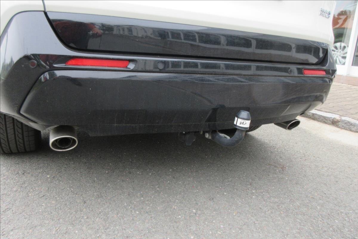 Suzuki Across Kombi 2,5 l 136 kw