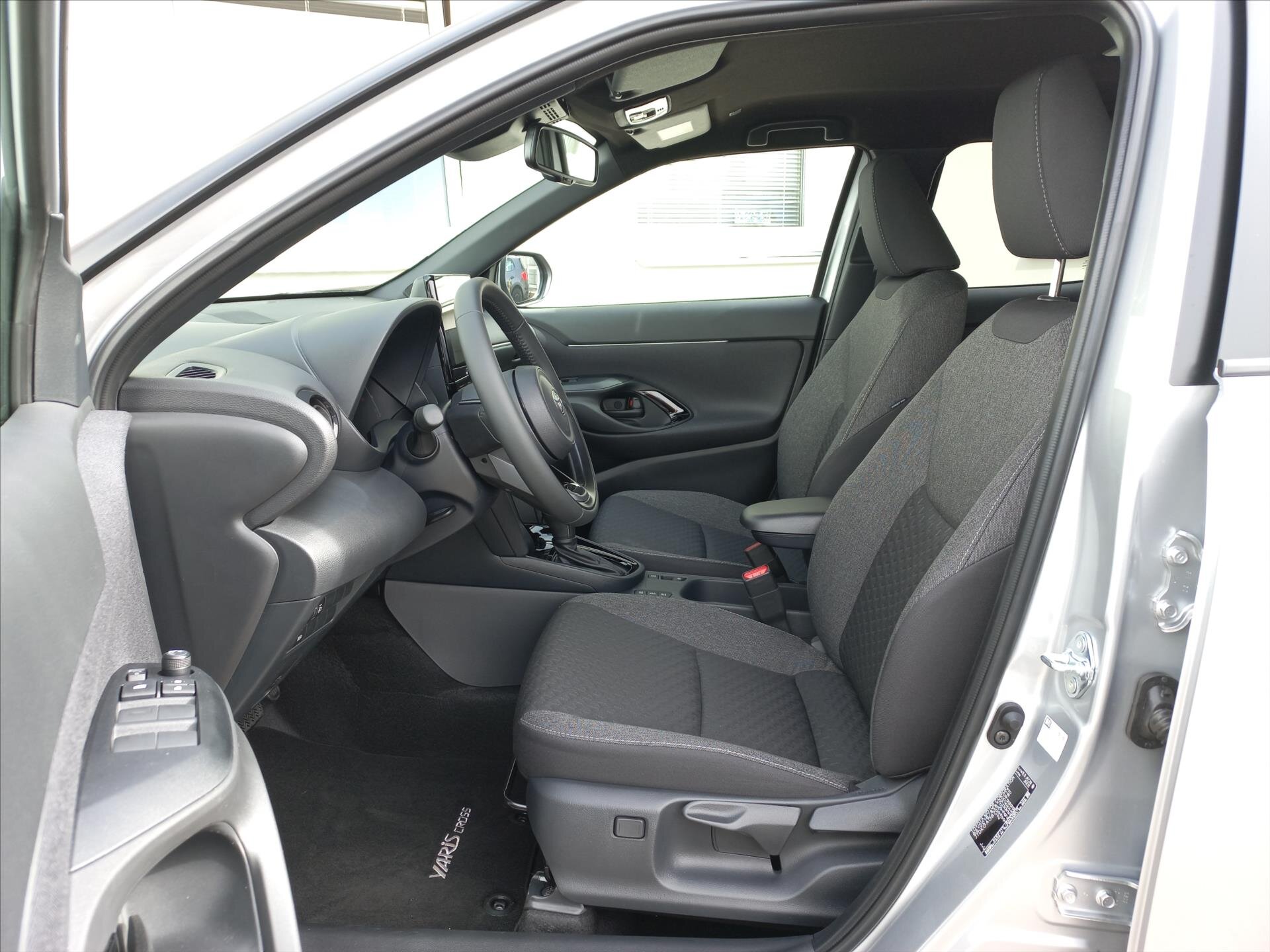 Toyota Yaris Cross CUV / Crossover 1,5 l 68 kw