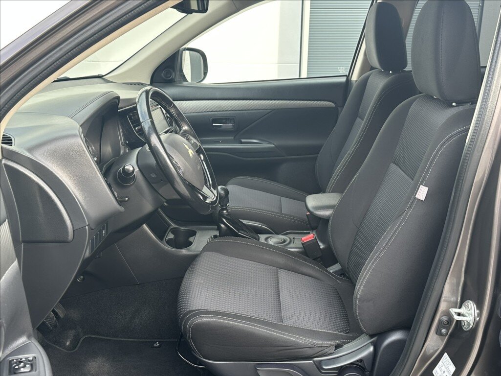 Mitsubishi Outlander SUV / Terénní 2,3 l 110 kw