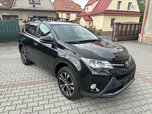 Toyota RAV4 SUV / Terénní 2,0 l 112 kw