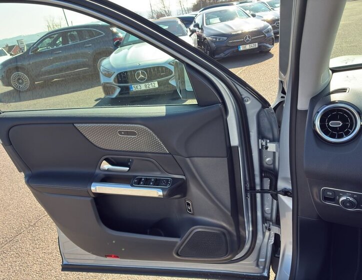 Mercedes-Benz GLB SUV / Terénní 2,0 l 85 kw