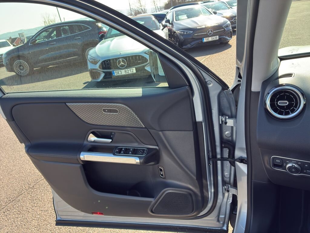 Mercedes-Benz GLB SUV / Terénní 2,0 l 85 kw