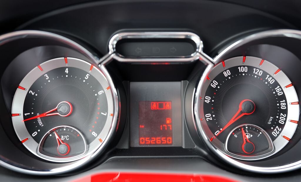 Opel Adam Hatchback 1,4 l 64 kw