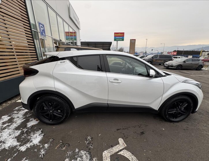 Toyota C-HR Hatchback 1,8 l 72 kw