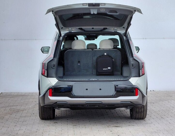 KIA EV9 8