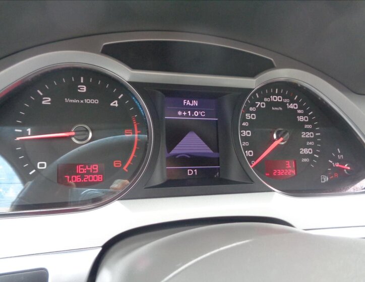 Audi A6 Kombi 3,0 l 176 kw