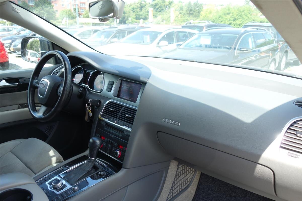 Audi Q7 SUV / Terénní 4,2 l 257 kw