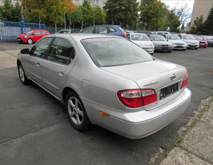 Nissan Maxima Sedan / Limuzína 2,0 l 103 kw