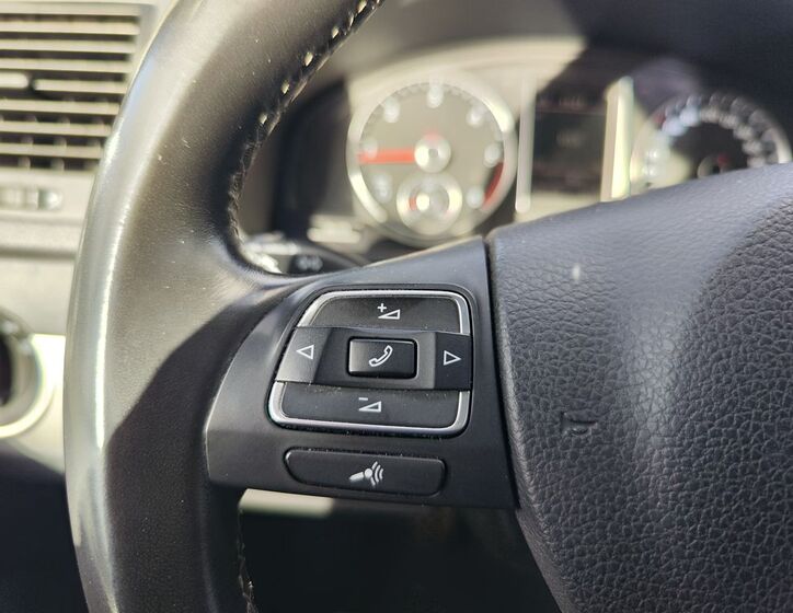 Volkswagen Multivan 27