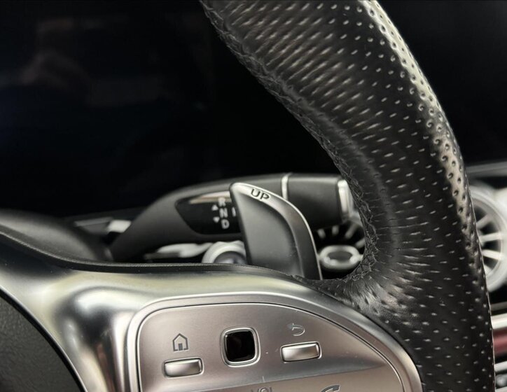 Mercedes-Benz CLS Sedan 3,0 l 320 kw