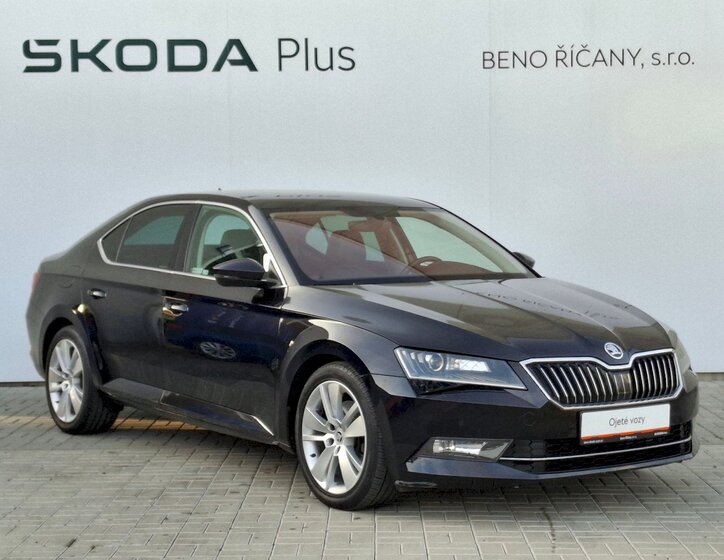 Škoda Superb 9