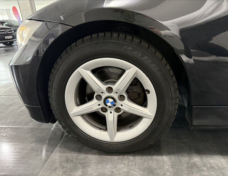 BMW Řada 3 Sedan / Limuzína 2,0 l 105 kw