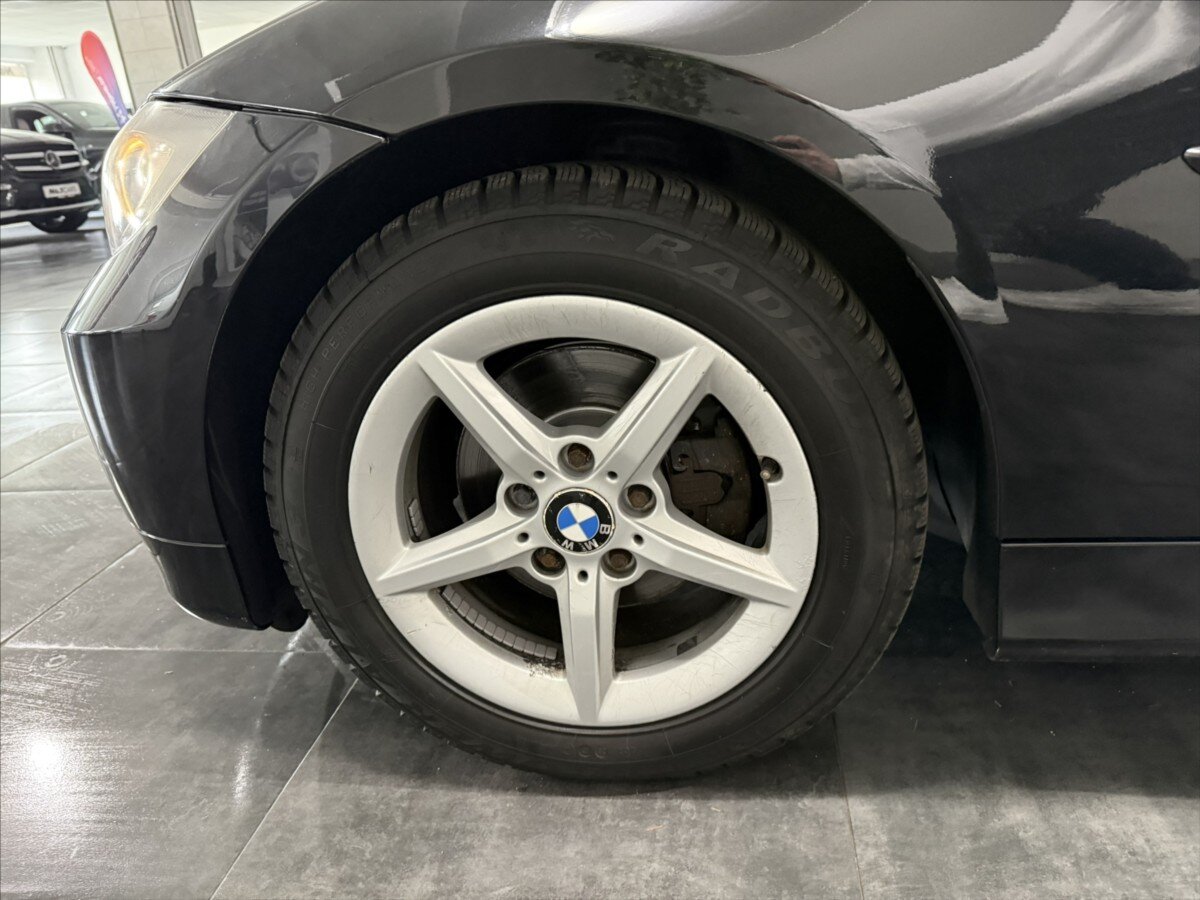 BMW Řada 3 Sedan / Limuzína 2,0 l 105 kw