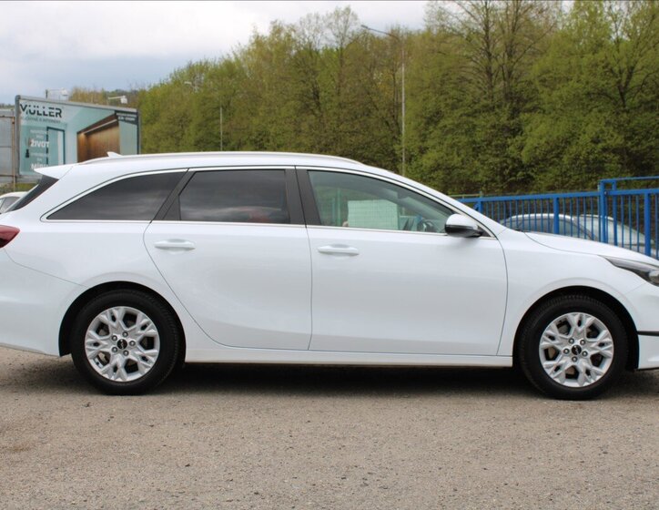 KIA Ceed Kombi 1,5 l 117 kw