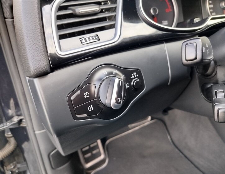 Audi A4 Kombi 2,0 l 140 kw