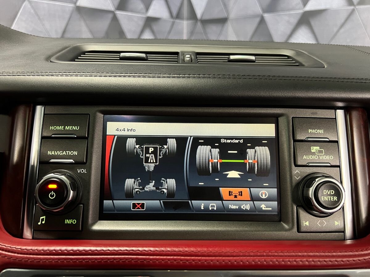 Land Rover Range Rover SUV / Terénní 4,4 l 230 kw