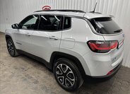 Jeep Compass SUV / Terénní 1,3 l 140 kw