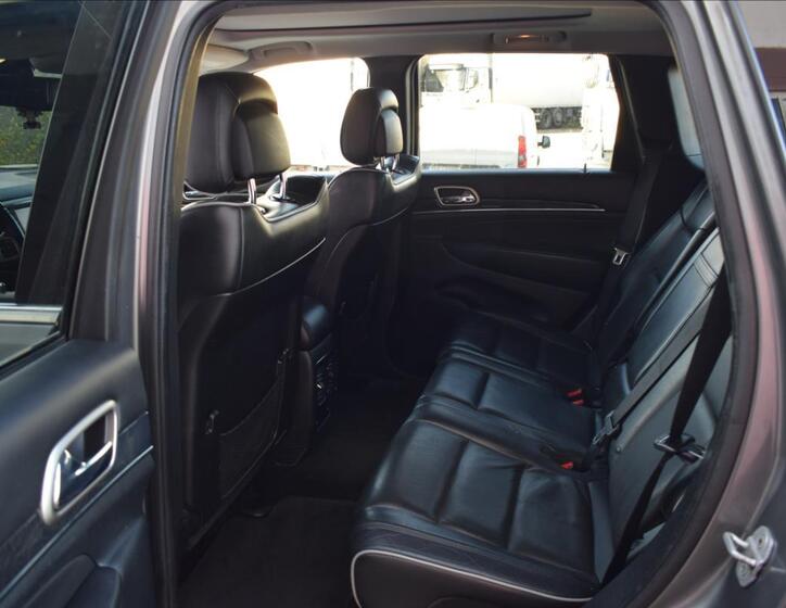 Jeep Grand Cherokee 16