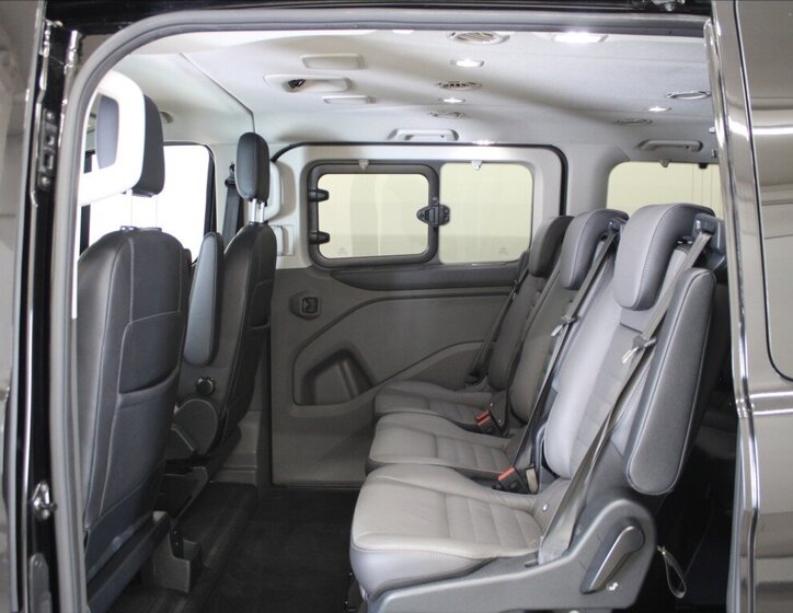Ford Tourneo Custom MPV 2,0 l 125 kw