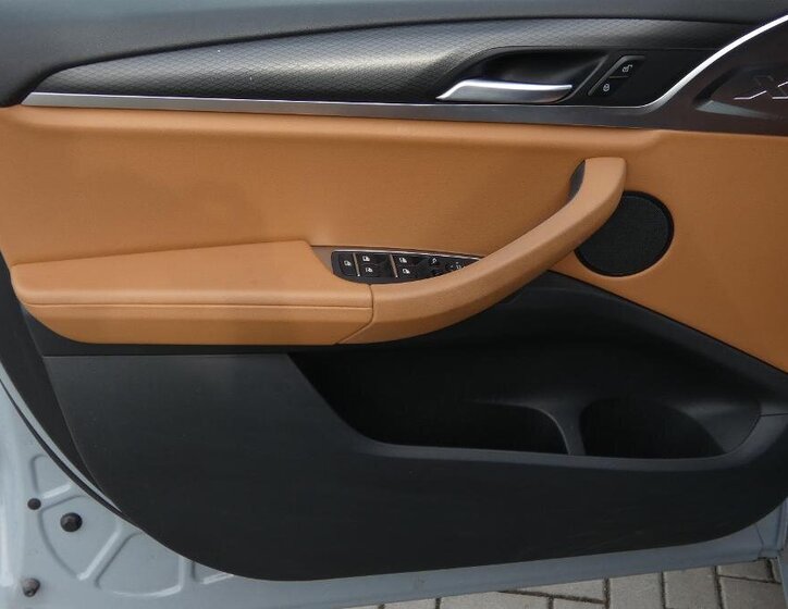 BMW X3 SUV / Terénní 2,0 l 140 kw