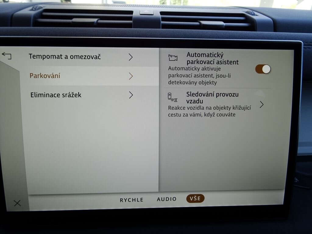 Land Rover Defender SUV / Terénní 3,0 l 221 kw