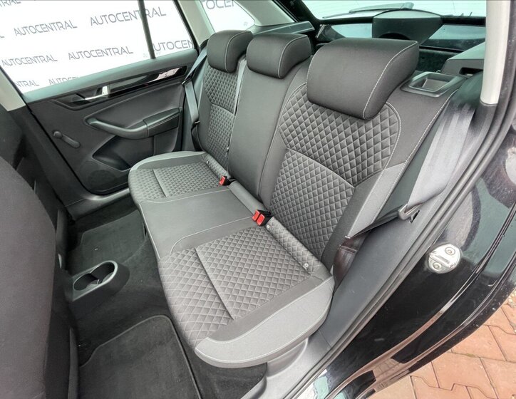 Škoda Rapid Hatchback 999,0 70 kw