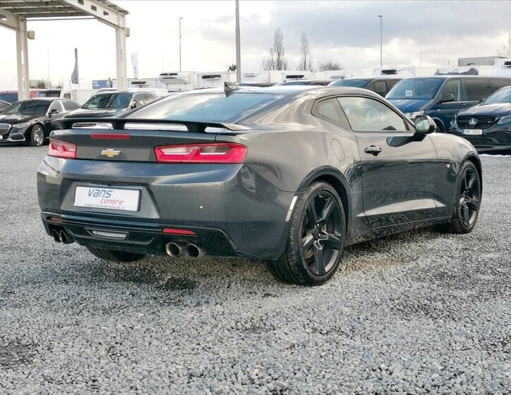 Chevrolet Camaro Kupé 6,2 l 333 kw