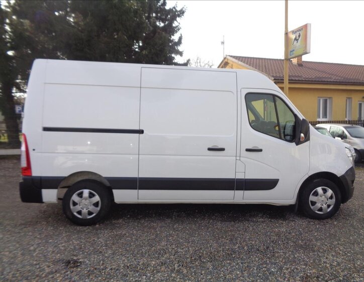 Nissan Interstar Skříň 2,3 l 110 kw