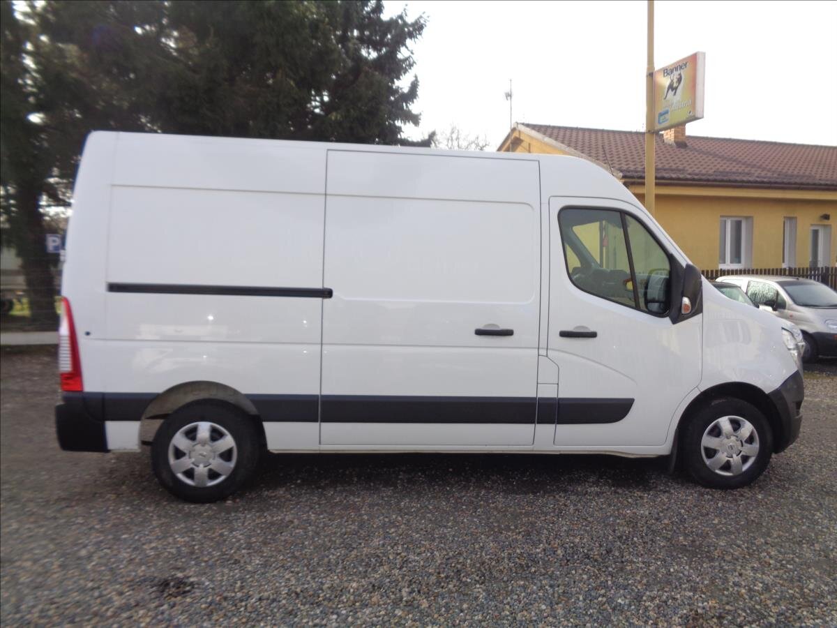 Nissan Interstar Skříň 2,3 l 110 kw