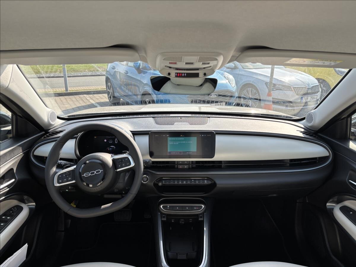 Fiat 600 SUV / Terénní 1,2 l 100 kw