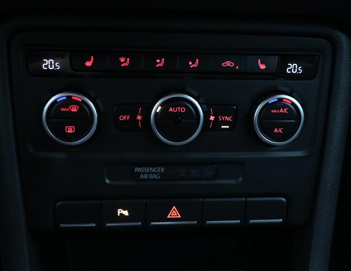 Volkswagen Beetle Hatchback 1,2 l 77 kw