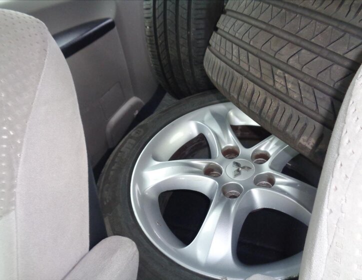 Mitsubishi Grandis Kombi 2,4 l 121 kw