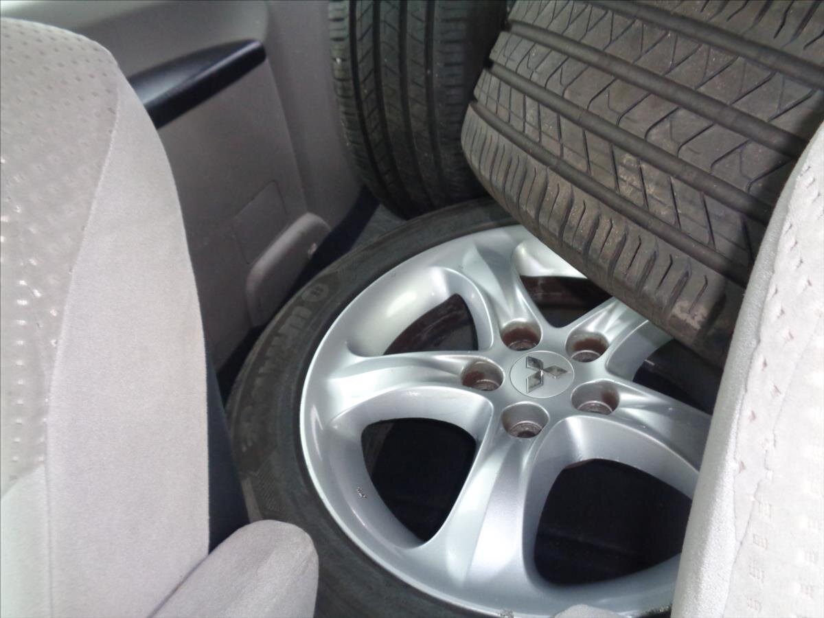 Mitsubishi Grandis Kombi 2,4 l 121 kw