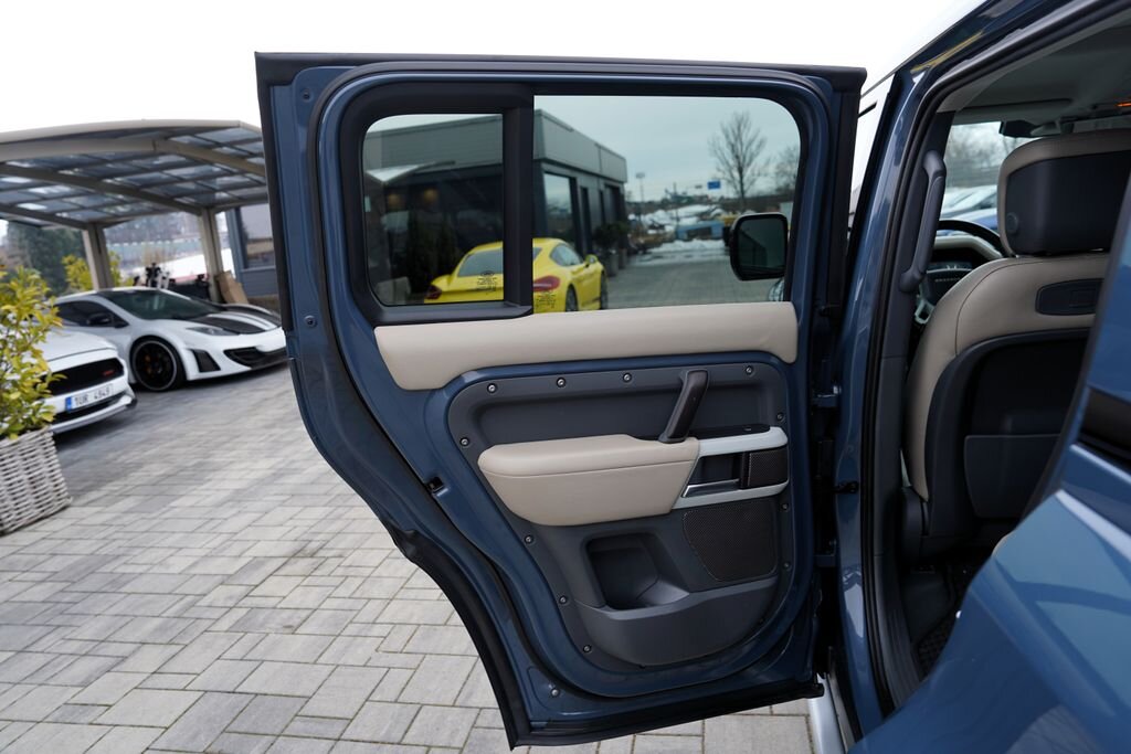 Land Rover Defender SUV 3,0 l 294 kw