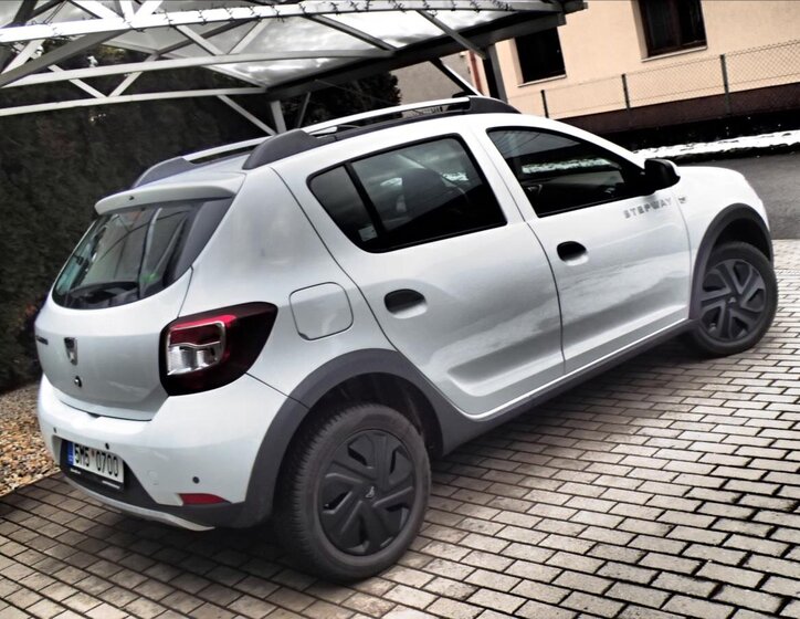 Dacia Sandero Hatchback 898,0 66 kw