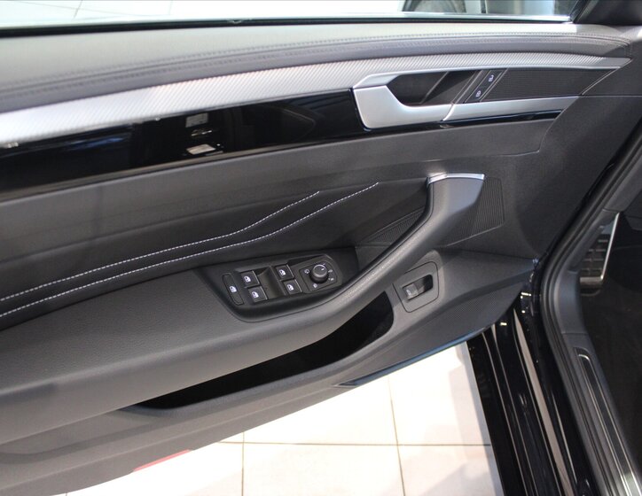 Volkswagen Arteon Kombi 2,0 l 147 kw